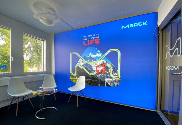 Caja de luz LED – Merck KGaA Caja de luz LED – Merck KGaA